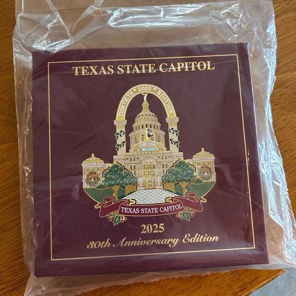 2025 Texas State Capitol 30th Anniversary Ornament - Picture 1 of 3